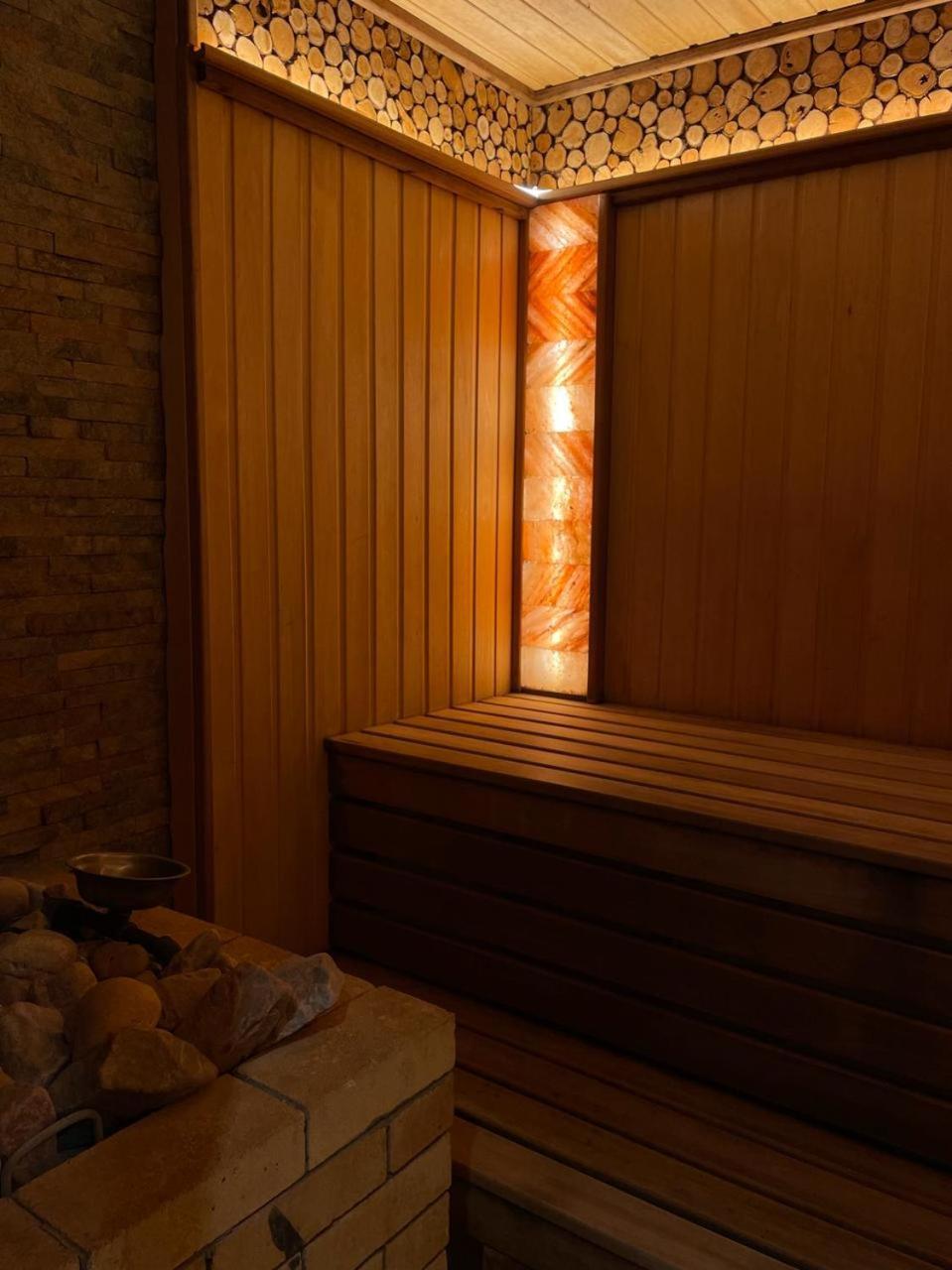 Гостинично-Банный Комплекс Майами Люкс Hotell Qostanaj Exteriör bild