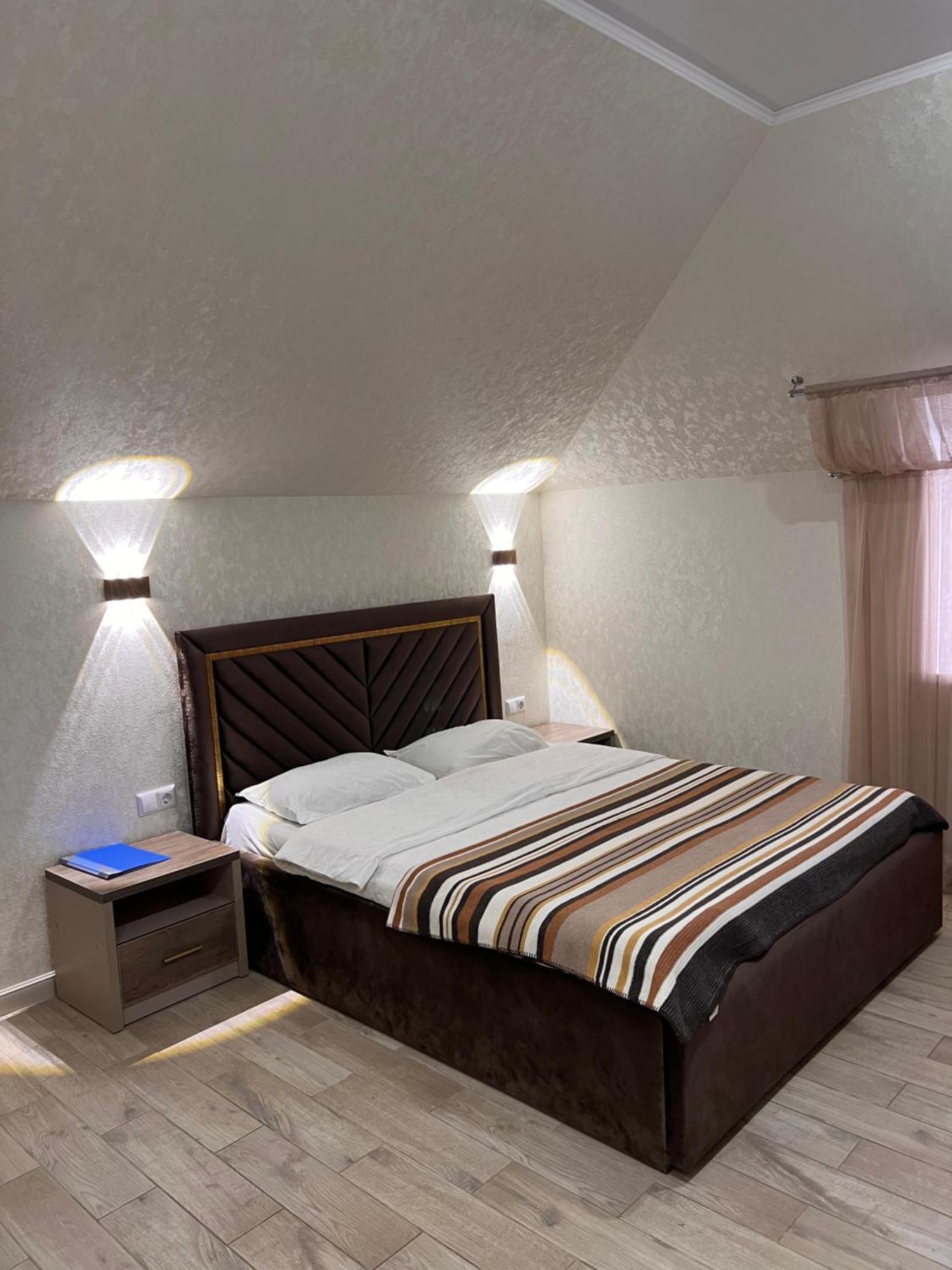 Гостинично-Банный Комплекс Майами Люкс Hotell Qostanaj Exteriör bild